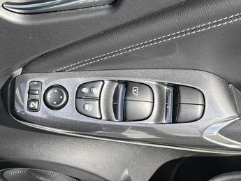 NISSAN JUKE 1.6 Hybrid N-Connecta 5Dr Auto