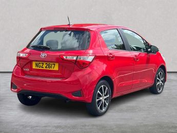 TOYOTA YARIS 1.5 Vvt-I Icon Tech Hatchback 5Dr Petrol Cvt Euro 6 (111 Ps)