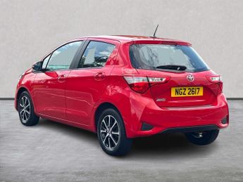 TOYOTA YARIS 1.5 Vvt-I Icon Tech Hatchback 5Dr Petrol Cvt Euro 6 (111 Ps)