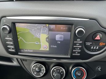 TOYOTA YARIS 1.5 Vvt-I Icon Tech Hatchback 5Dr Petrol Cvt Euro 6 (111 Ps)