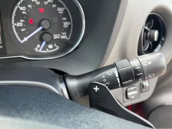 TOYOTA YARIS 1.5 Vvt-I Icon Tech Hatchback 5Dr Petrol Cvt Euro 6 (111 Ps)
