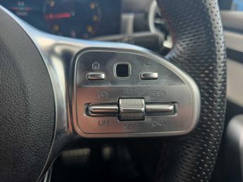 MERCEDES-BENZ CLA Cla 200 Amg Line Premium 4Dr Tip Auto