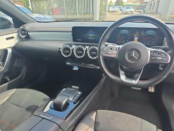 MERCEDES-BENZ CLA Cla 200 Amg Line Premium 4Dr Tip Auto