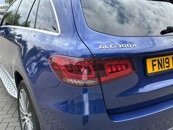 MERCEDES-BENZ GLC Glc 300D 4Matic Amg Line Premium 5Dr 9G-Tronic