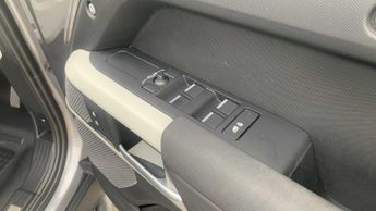LAND ROVER DEFENDER 3.0 D250 X-Dynamic S 110 5Dr Auto