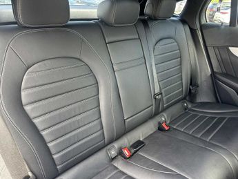 MERCEDES-BENZ GLC COUPE Glc 300 4Matic Amg Line 5Dr 9G-Tronic