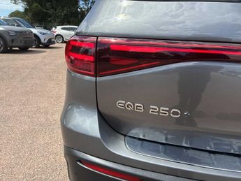MERCEDES-BENZ EQB Eqb 250+ 140Kw Amg Line Executive 70.5Kwh 5Dr Auto