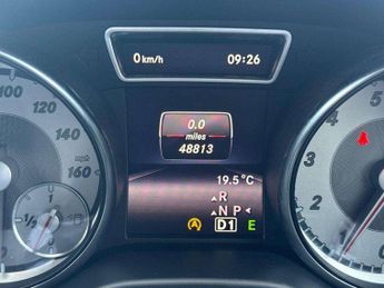 MERCEDES-BENZ CLA Cla 250 Engineered By Amg 4Matic 4Dr Tip Auto