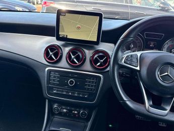 MERCEDES-BENZ CLA Cla 250 Engineered By Amg 4Matic 4Dr Tip Auto