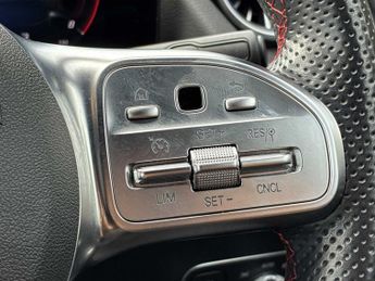 MERCEDES-BENZ GLA Gla 180 Amg Line Premium 5Dr Auto