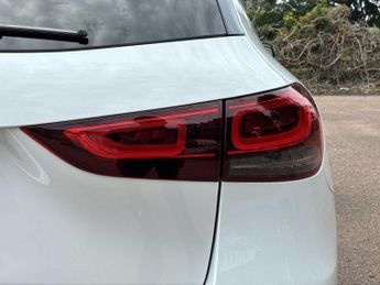 MERCEDES-BENZ GLA Gla 180 Amg Line Premium 5Dr Auto