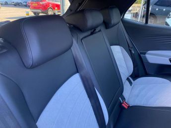VOLKSWAGEN ID.3 Pro Performance 58Kwh Family Hatchback 5Dr Electric Auto (204 Ps