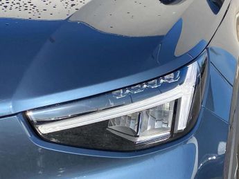 VOLVO XC40 2.0 B4P Plus Dark 5Dr Auto