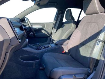 VOLVO XC40 2.0 B4P Plus Dark 5Dr Auto