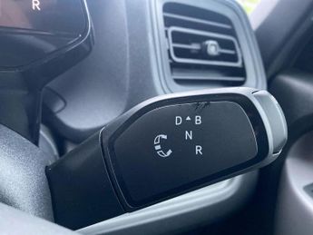 VOLKSWAGEN ID. BUZZ 210Kw Commerce 79Kwh Auto