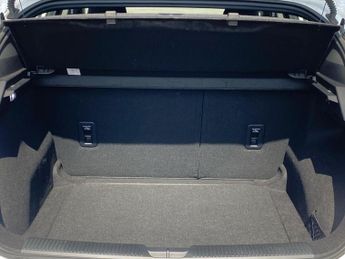 MG MOTOR UK MG4 150Kw Se Ev Long Range 64Kwh 5Dr Auto