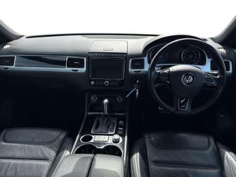 VOLKSWAGEN TOUAREG 3.0 Tdi V6 Bluemotion Tech R-Line Plus Suv 5Dr Diesel Tiptronic 