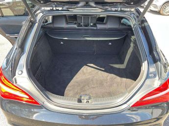 MERCEDES-BENZ CLA Cla 220D Amg Line 5Dr Tip Auto