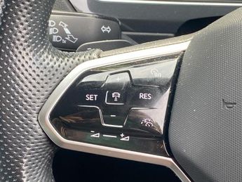 VOLKSWAGEN TIGUAN 1.5 Tsi 150 R-Line 5Dr Dsg