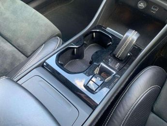 VOLVO XC40 2.0 B4P R Design 5Dr Auto