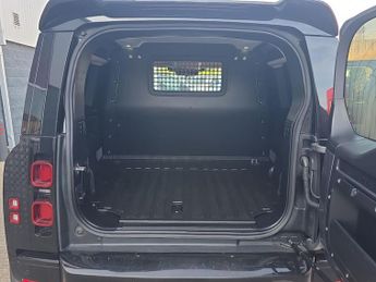 LAND ROVER DEFENDER 3.0 D200 Hard Top Auto [3 Seat]