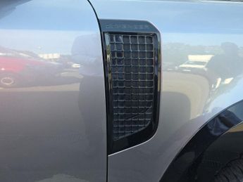 LAND ROVER DEFENDER 3.0 D200 Hard Top Auto [3 Seat]