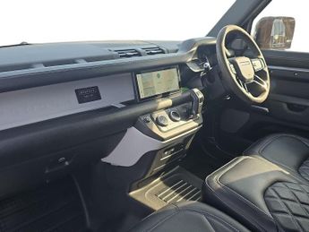 LAND ROVER DEFENDER 3.0 D200 Hard Top Auto [3 Seat]