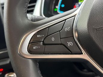 RENAULT CAPTUR 1.6 E-Tech Se Edition Suv 5Dr Petrol Hybrid Auto Euro 6 (S/S) (1