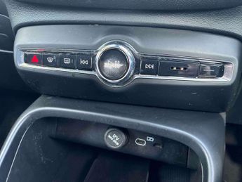 VOLVO XC40 170Kw Recharge Core 69Kwh 5Dr Auto