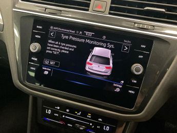VOLKSWAGEN TIGUAN 1.5 Tsi Life Suv 5Dr Petrol Dsg Euro 6 (S/S) (150 Ps)