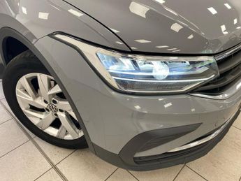 VOLKSWAGEN TIGUAN 1.5 Tsi Life Suv 5Dr Petrol Dsg Euro 6 (S/S) (150 Ps)