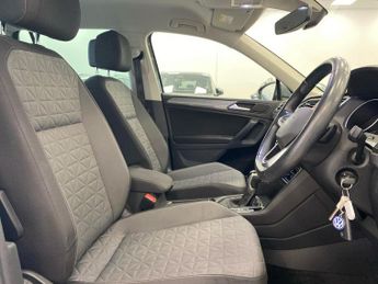 VOLKSWAGEN TIGUAN 1.5 Tsi Life Suv 5Dr Petrol Dsg Euro 6 (S/S) (150 Ps)