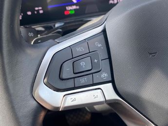 VOLKSWAGEN T-CROSS Volkswagen T-Cross Black Edition Tsi