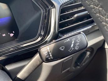 VOLKSWAGEN T-CROSS Volkswagen T-Cross Black Edition Tsi