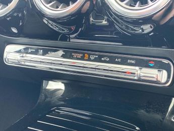 MERCEDES-BENZ A CLASS A200 Amg Line Premium Plus 5Dr Auto