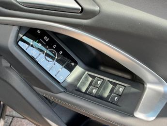 AUDI Q5 2.0 Tdi Quattro S Line 5Dr S Tronic [Sound+Vision]