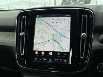 VOLVO XC40 2.0 B3P Plus Dark 5Dr Auto