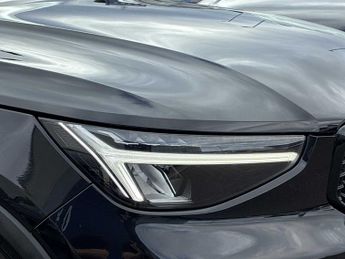 VOLVO XC40 2.0 B3P Plus Dark 5Dr Auto