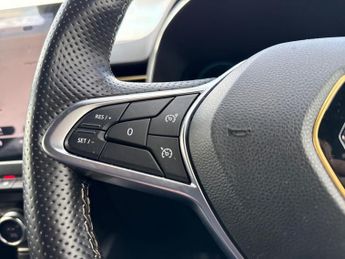 RENAULT CLIO 1.6 E-Tech E-Tech Engineered Hatchback 5Dr Petrol Hybrid Auto Eu