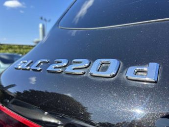 MERCEDES-BENZ GLC Glc 220D 4Matic Amg Line Premium 5Dr 9G-Tronic