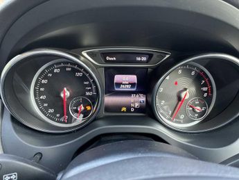 MERCEDES-BENZ GLA Gla 180 Urban Edition 5Dr Auto