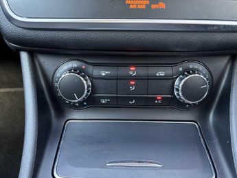 MERCEDES-BENZ GLA Gla 180 Urban Edition 5Dr Auto