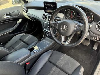 MERCEDES-BENZ GLA Gla 180 Urban Edition 5Dr Auto