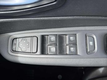 RENAULT CAPTUR 1.3 Tce 150 Iconic 5Dr Edc