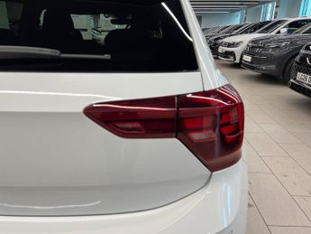 VOLKSWAGEN POLO 1.0 Tsi R-Line Hatchback 5Dr Petrol Dsg Euro 6 (S/S) (95 Ps)
