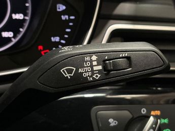 AUDI A4 2.0 Tfsi 40 Black Edition Saloon 4Dr Petrol S Tronic Euro 6 (S/S