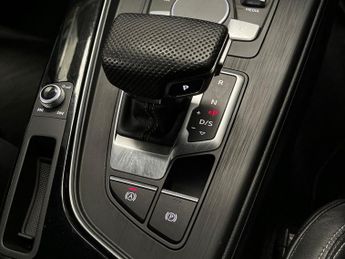 AUDI A4 2.0 Tfsi 40 Black Edition Saloon 4Dr Petrol S Tronic Euro 6 (S/S