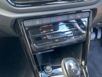 VOLKSWAGEN T-ROC 1.5 Tsi Style Design Suv 5Dr Petrol Dsg Euro 6 (S/S) (150 Ps)