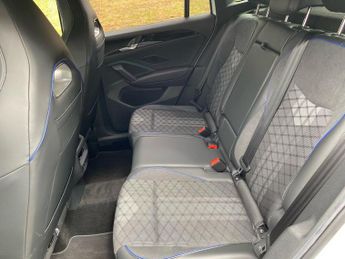 VOLKSWAGEN TIGUAN 1.5 Tsi 272 Ehybrid R-Line 5Dr Dsg