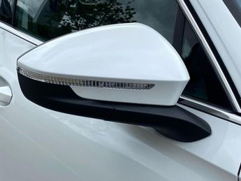 VOLKSWAGEN TIGUAN 1.5 Tsi 272 Ehybrid R-Line 5Dr Dsg